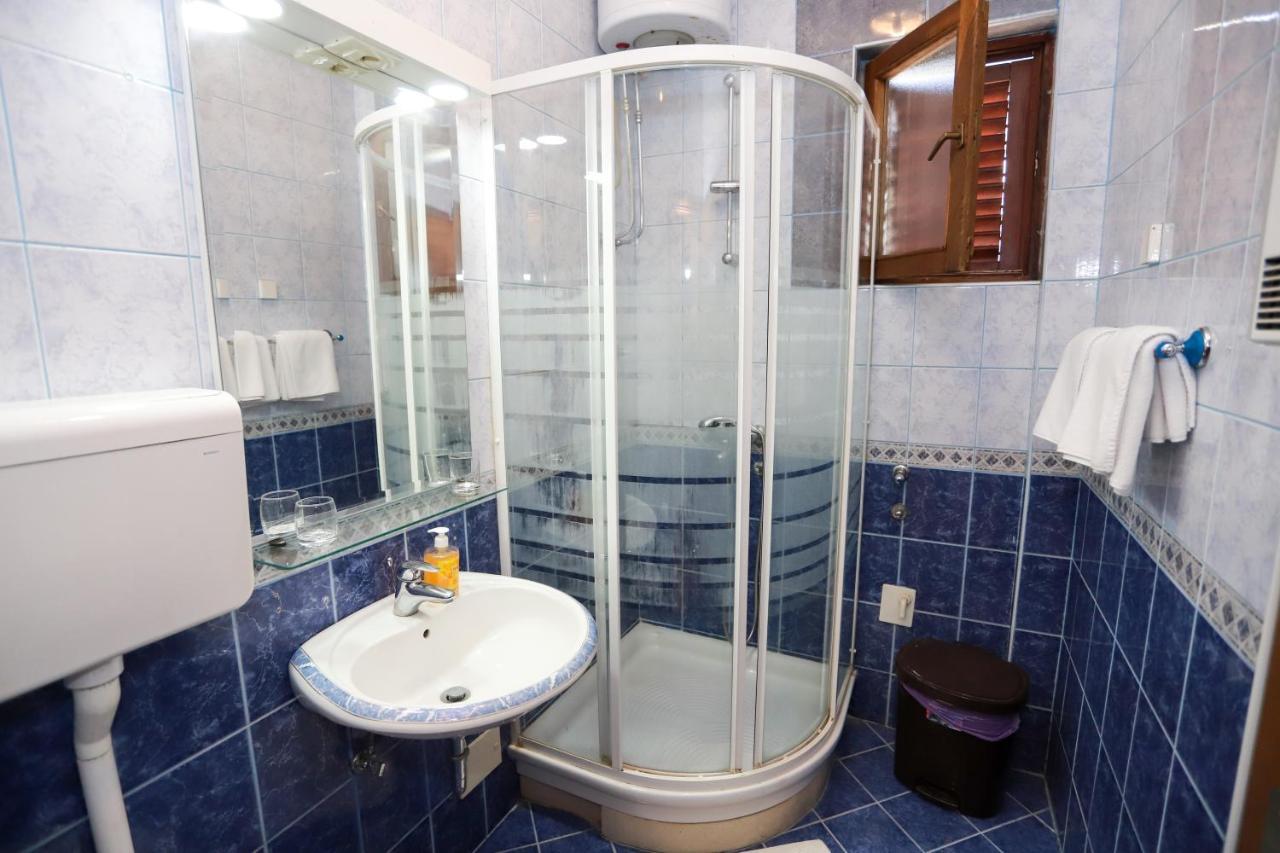 Apartments Cebra Херцег-Нови Экстерьер фото